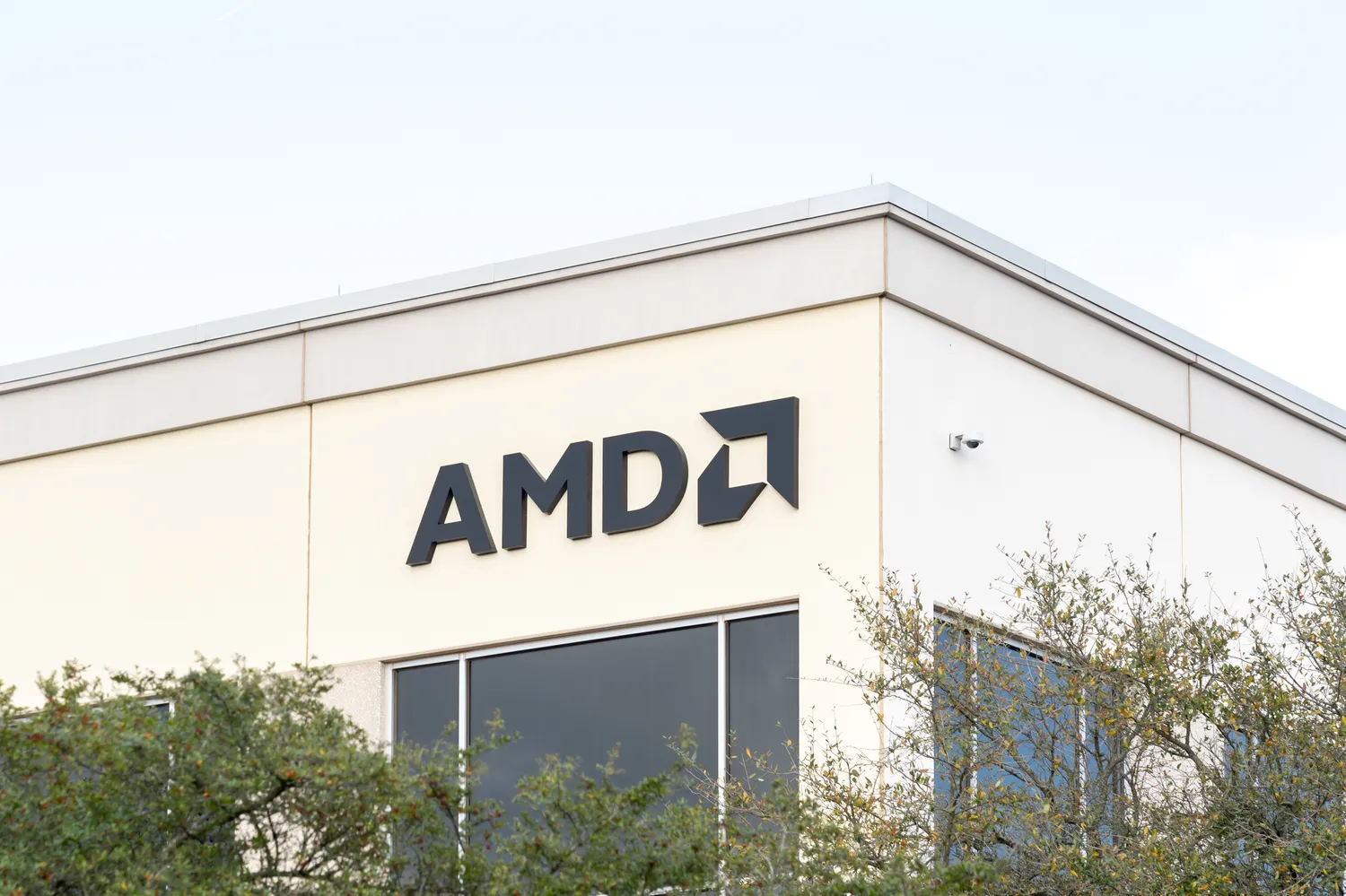 AMD lansira OLMo: Revolucija u svetu otvorenih jezičkih modela